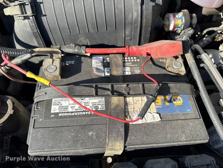 image for item EA1951 2006 Ford F550 truck cab and chassis