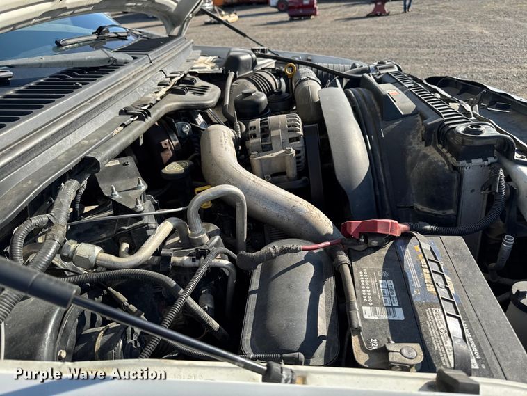 image for item EA1951 2006 Ford F550 truck cab and chassis