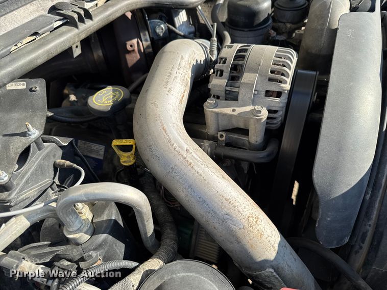 image for item EA1951 2006 Ford F550 truck cab and chassis