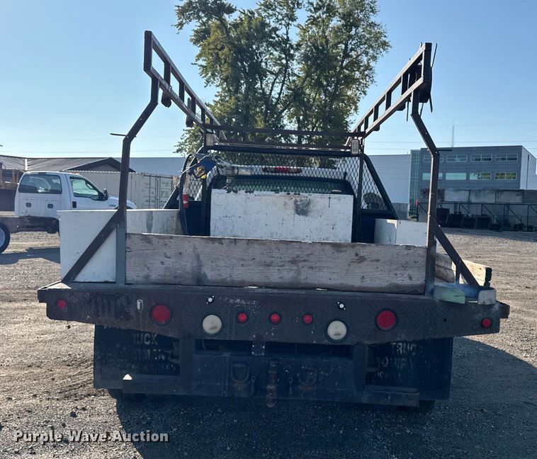 image for item EA1954 2008 Chevrolet Silverado 3500HD Crew Cab flatbed pickup truck