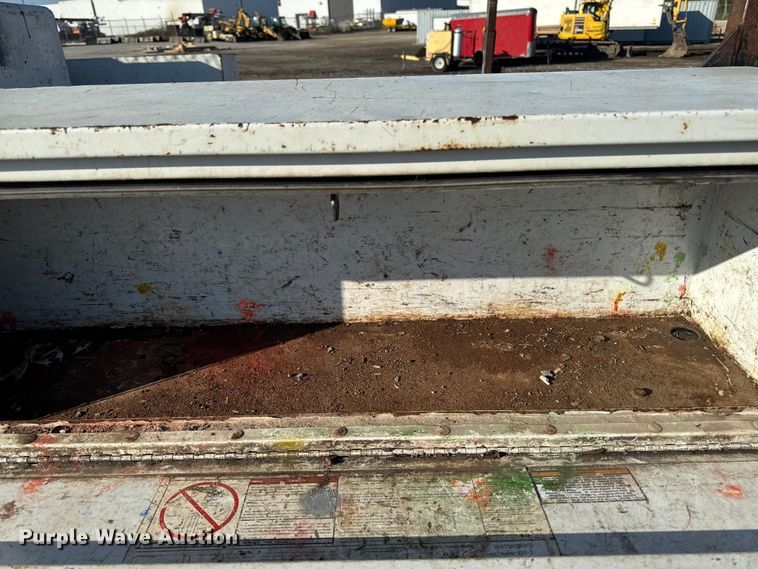 image for item EA1954 2008 Chevrolet Silverado 3500HD Crew Cab flatbed pickup truck