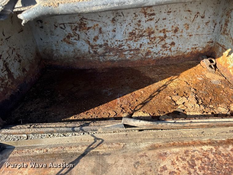 image for item EA1954 2008 Chevrolet Silverado 3500HD Crew Cab flatbed pickup truck