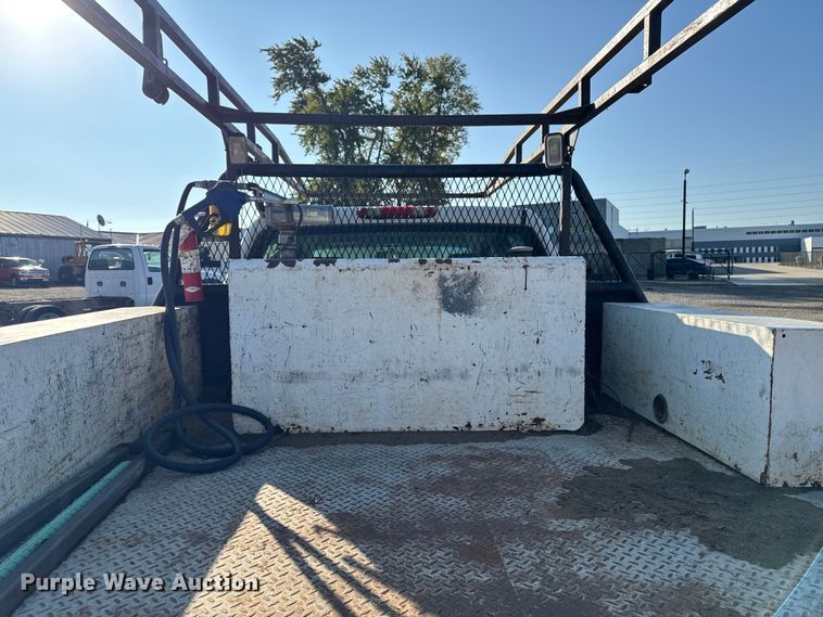 image for item EA1954 2008 Chevrolet Silverado 3500HD Crew Cab flatbed pickup truck