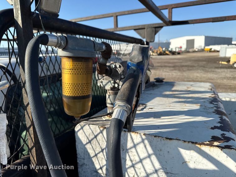 image for item EA1954 2008 Chevrolet Silverado 3500HD Crew Cab flatbed pickup truck