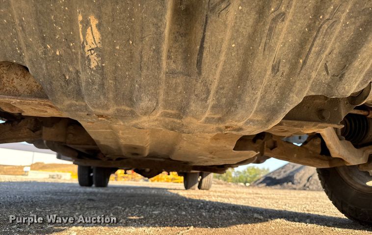 image for item EA1954 2008 Chevrolet Silverado 3500HD Crew Cab flatbed pickup truck