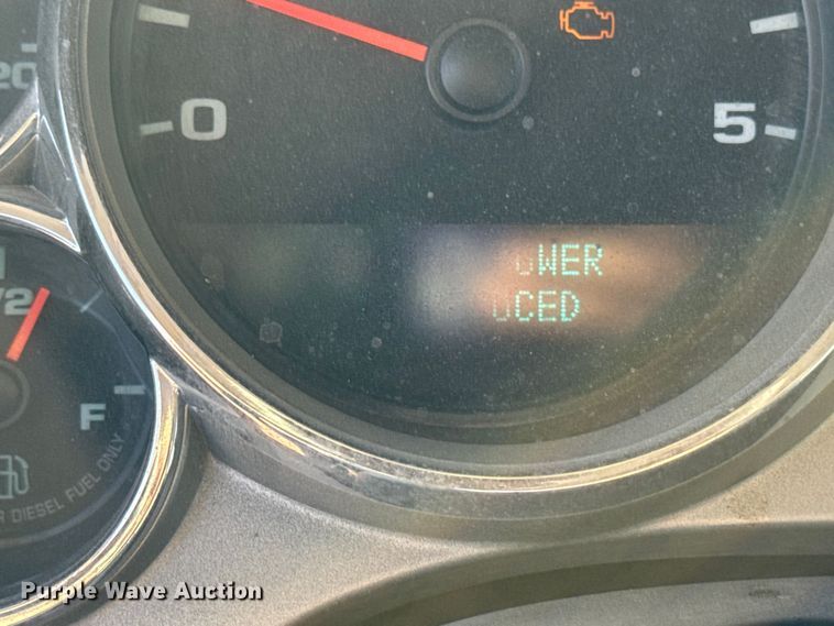 image for item EA1954 2008 Chevrolet Silverado 3500HD Crew Cab flatbed pickup truck