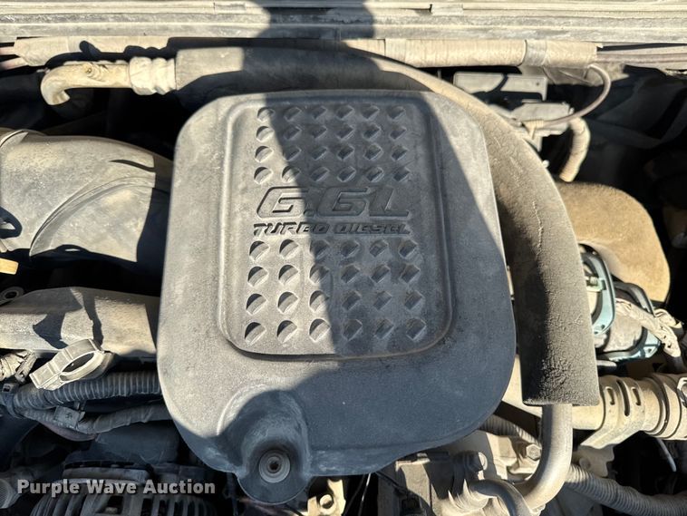 image for item EA1954 2008 Chevrolet Silverado 3500HD Crew Cab flatbed pickup truck