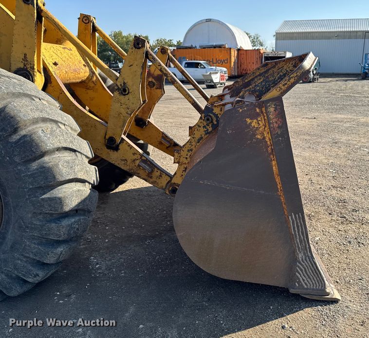 image for item EA1955 1975 Caterpillar 966C wheel loader