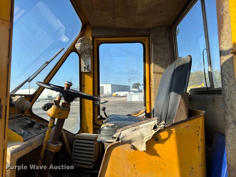 image for item EA1955 1975 Caterpillar 966C wheel loader