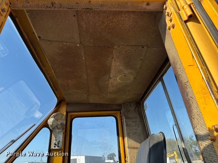 image for item EA1955 1975 Caterpillar 966C wheel loader