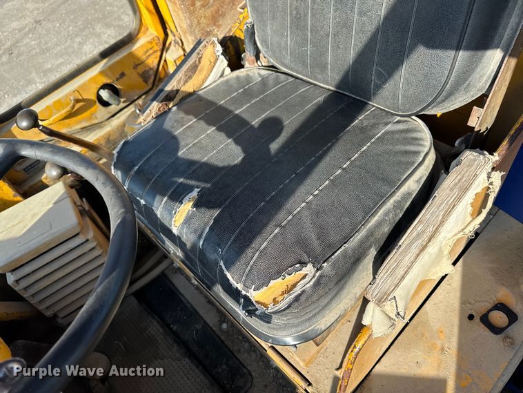 image for item EA1955 1975 Caterpillar 966C wheel loader