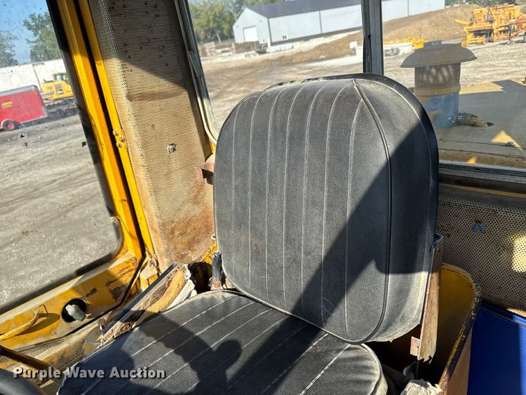 image for item EA1955 1975 Caterpillar 966C wheel loader