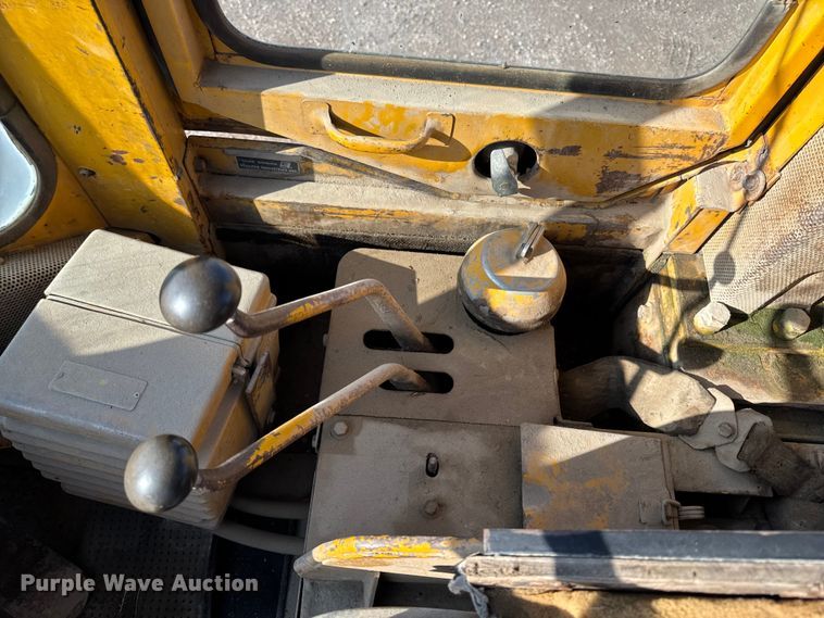 image for item EA1955 1975 Caterpillar 966C wheel loader