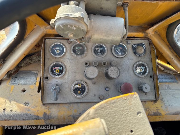 image for item EA1955 1975 Caterpillar 966C wheel loader
