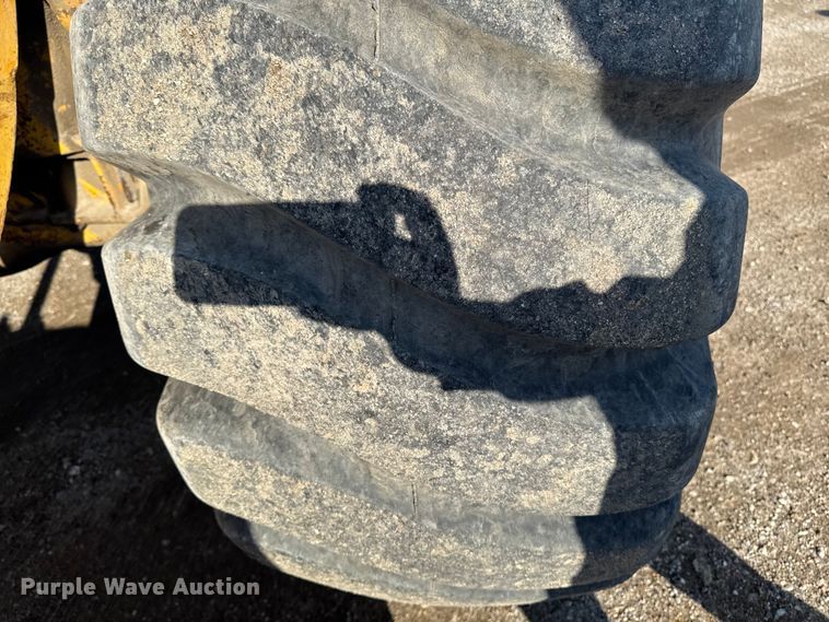 image for item EA1955 1975 Caterpillar 966C wheel loader