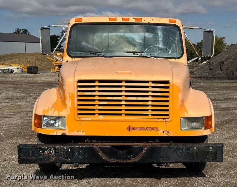 image for item EA1957 1990 International 4700 dump flatbed truck