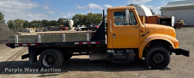 image for item EA1957 1990 International 4700 dump flatbed truck