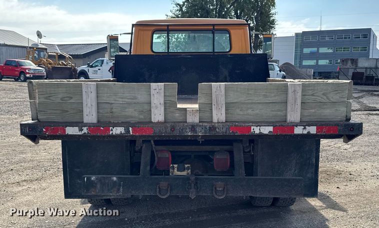 image for item EA1957 1990 International 4700 dump flatbed truck