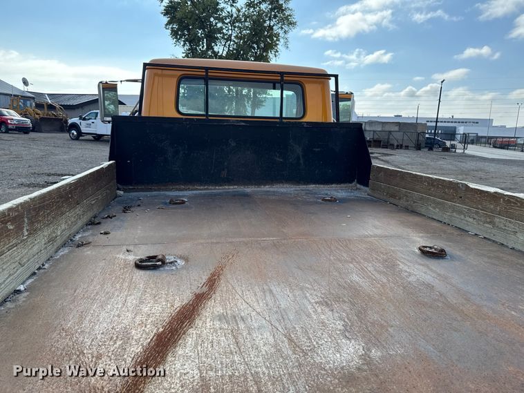 image for item EA1957 1990 International 4700 dump flatbed truck