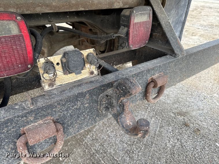 image for item EA1957 1990 International 4700 dump flatbed truck