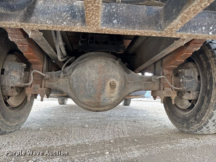 image for item EA1957 1990 International 4700 dump flatbed truck