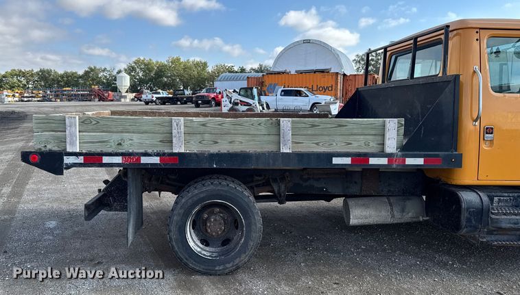 image for item EA1957 1990 International 4700 dump flatbed truck