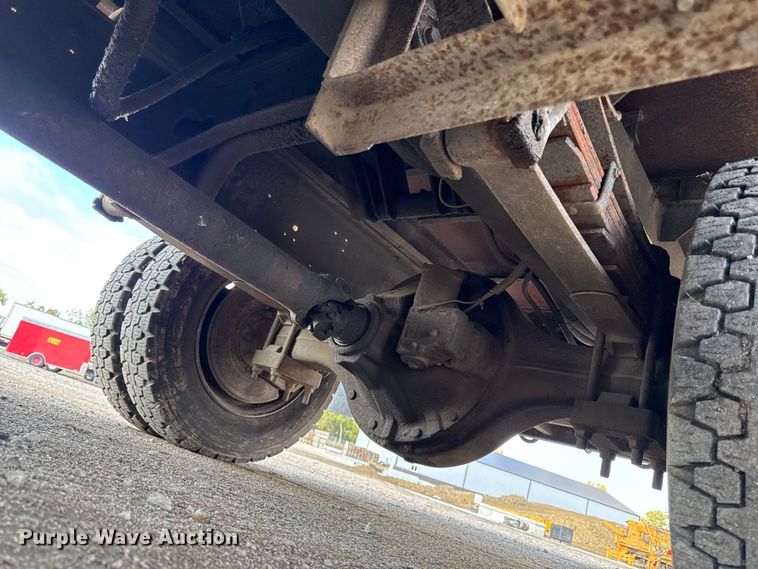 image for item EA1957 1990 International 4700 dump flatbed truck