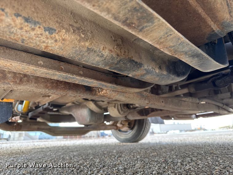 image for item EA1957 1990 International 4700 dump flatbed truck