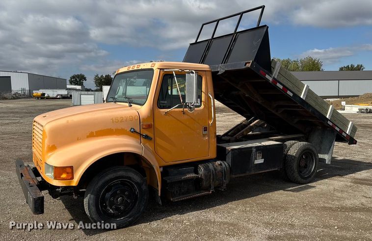 image for item EA1957 1990 International 4700 dump flatbed truck