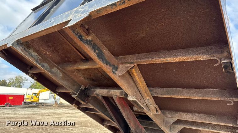 image for item EA1957 1990 International 4700 dump flatbed truck