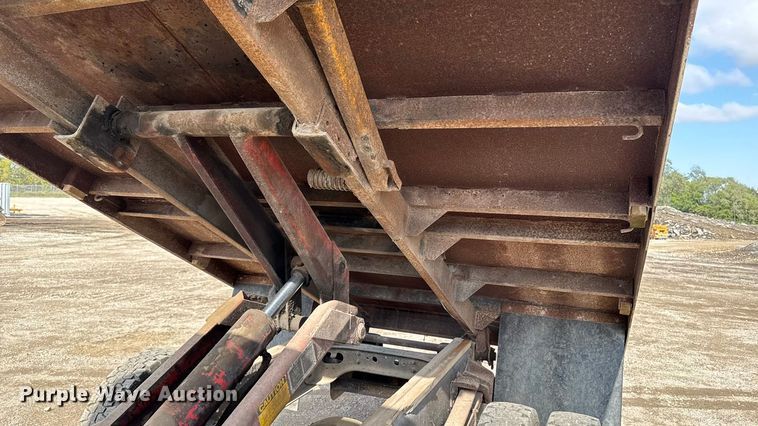 image for item EA1957 1990 International 4700 dump flatbed truck