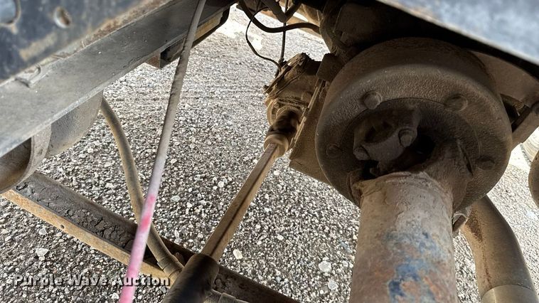 image for item EA1957 1990 International 4700 dump flatbed truck