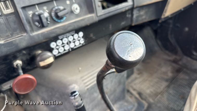 image for item EA1957 1990 International 4700 dump flatbed truck