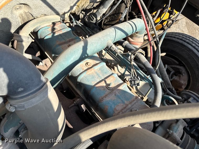 image for item EA1957 1990 International 4700 dump flatbed truck