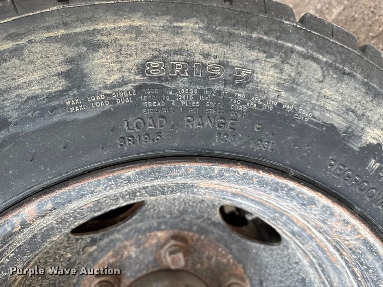 image for item EA1957 1990 International 4700 dump flatbed truck