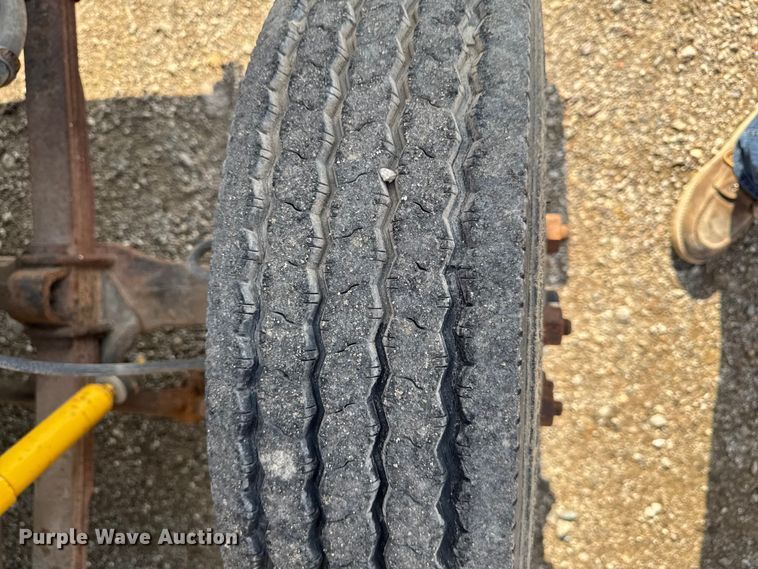 image for item EA1957 1990 International 4700 dump flatbed truck