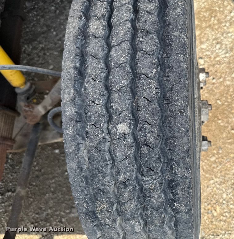 image for item EA1957 1990 International 4700 dump flatbed truck