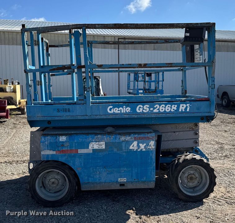 image for item EA1958 2007 Genie GS-2668 scissor lift