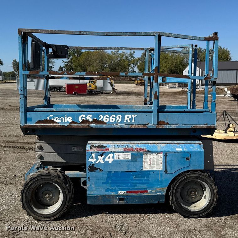 image for item EA1958 2007 Genie GS-2668 scissor lift