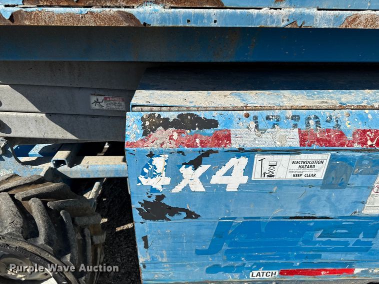 image for item EA1958 2007 Genie GS-2668 scissor lift