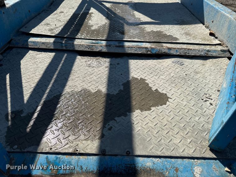 image for item EA1958 2007 Genie GS-2668 scissor lift