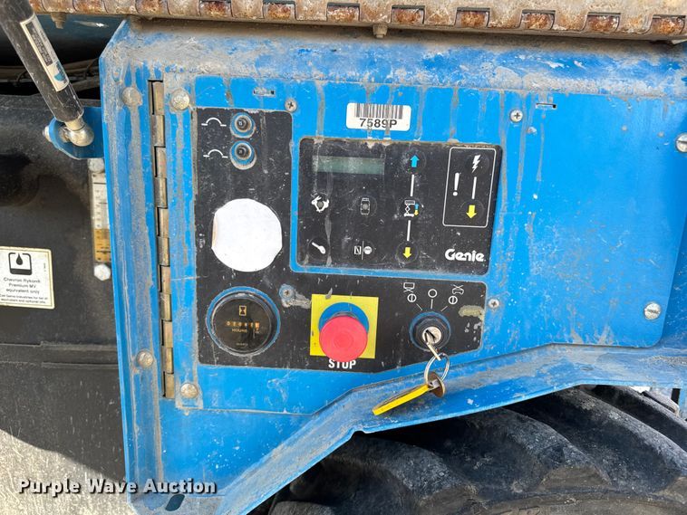 image for item EA1958 2007 Genie GS-2668 scissor lift