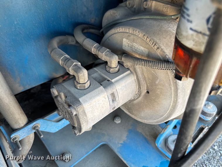 image for item EA1958 2007 Genie GS-2668 scissor lift