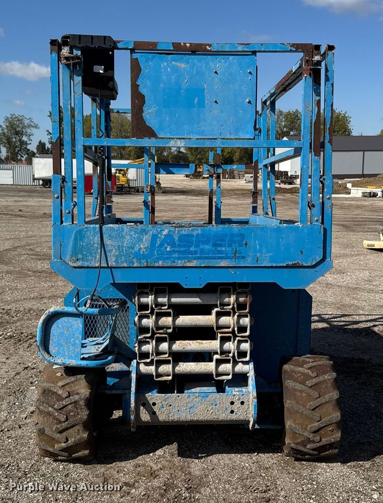 image for item EA1959 2006 Genie GS-2668 RT scissor lift