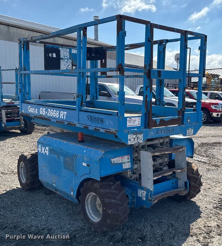 image for item EA1959 2006 Genie GS-2668 RT scissor lift