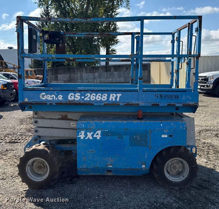 image for item EA1959 2006 Genie GS-2668 RT scissor lift