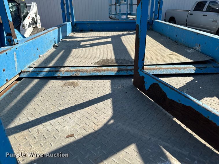 image for item EA1959 2006 Genie GS-2668 RT scissor lift