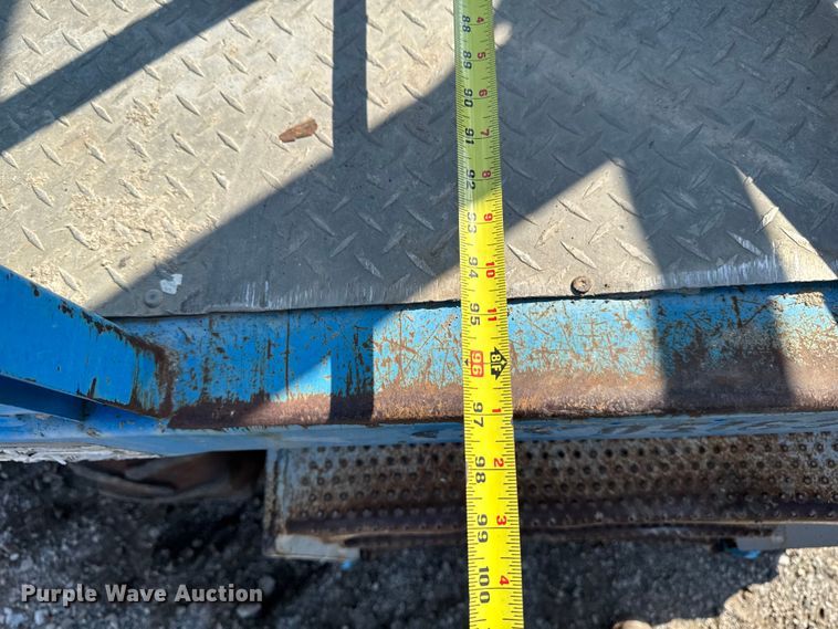 image for item EA1959 2006 Genie GS-2668 RT scissor lift