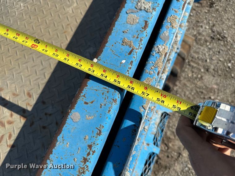 image for item EA1959 2006 Genie GS-2668 RT scissor lift