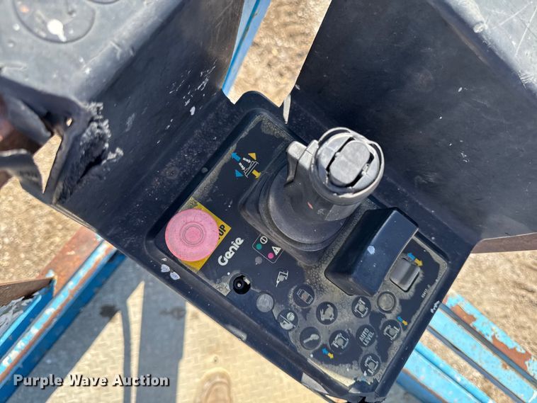 image for item EA1959 2006 Genie GS-2668 RT scissor lift